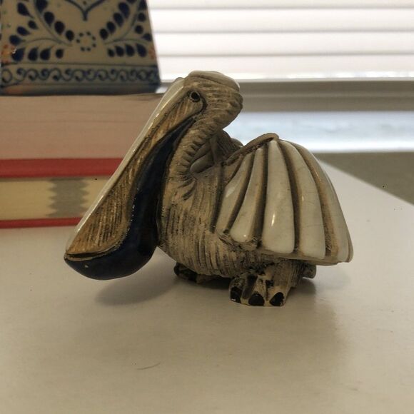Artesania Rinconada Pelican figurine. Collection piece. Bird Lover. Beach Lover - Picture 7 of 8